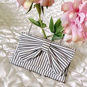 ✨RARE✨ Inge Christopher | Pinstripe Accent Clutch